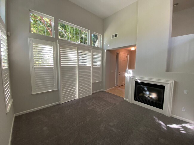Building Photo - 4057 Crandall Cir