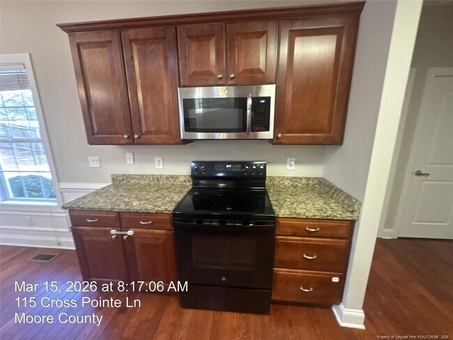 Building Photo - 115 Cross Pointe Ln