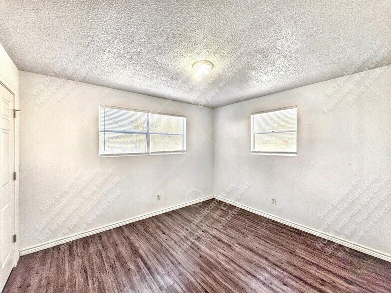 Building Photo - 742 Old Martindale Rd