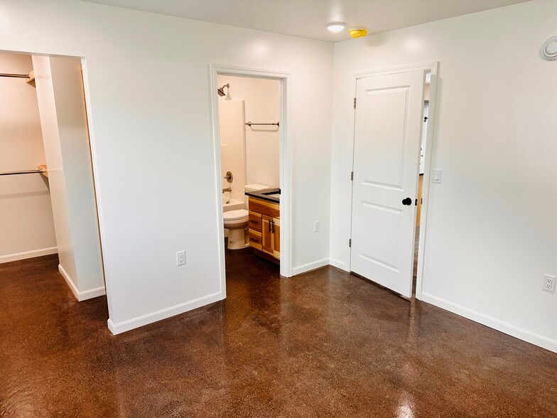 Building Photo - 1145 Downwind Dr