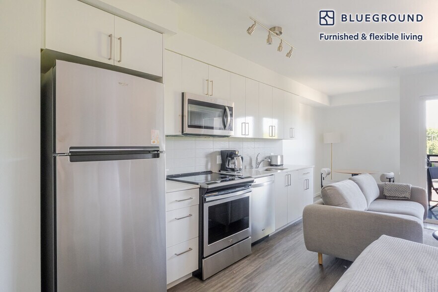 Building Photo - 4609 Union Bay Pl NE