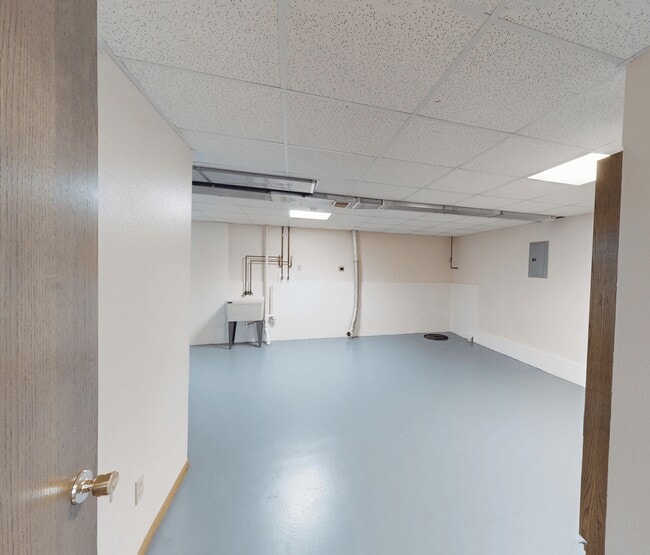 Building Photo - 624 N 16th Ave