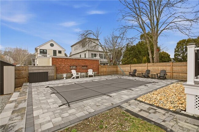 Building Photo - 23 Clinton St