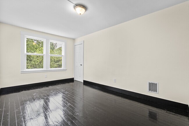 Building Photo - 144 Gilbert Ave