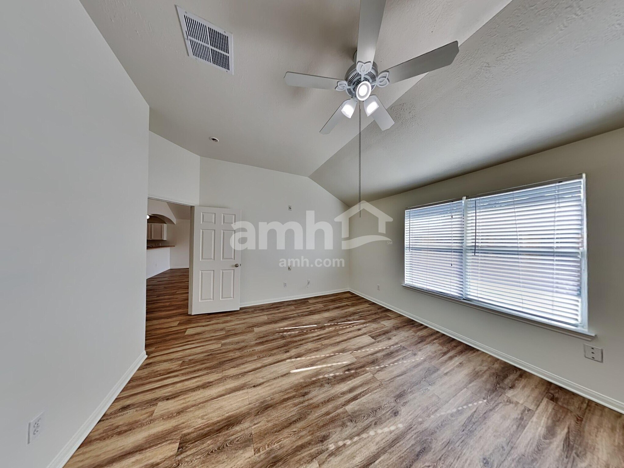 Building Photo - 2518 Halstead Dr