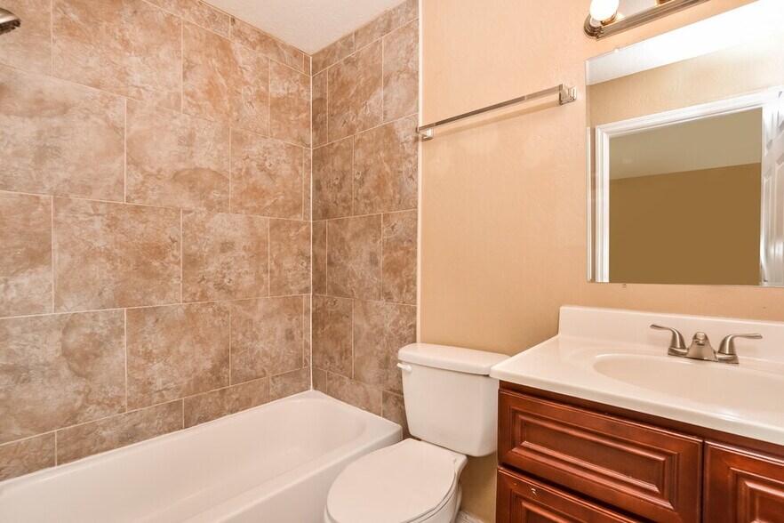 Building Photo - 3645 E Powder Horn Rd