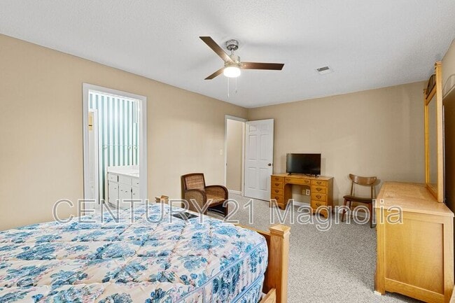 Building Photo - 2519 Carriage Creek