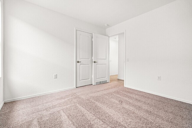 Building Photo - 907 Stricker Path