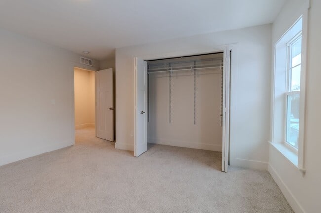 Building Photo - Trailside Condo-2 Bd 2.5 Bath