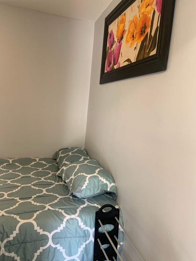 Building Photo - 1238 S State Ave