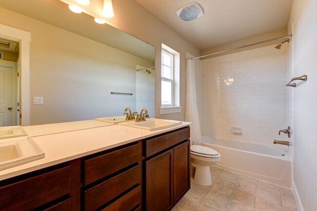 Building Photo - 2778 Emerald Lake Ln