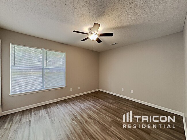 Building Photo - 356 Cedarcroft Dr