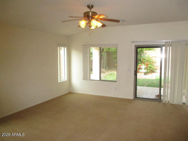 Building Photo - 694 E Saddle Way