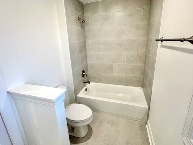 Building Photo - NewburyDr7436