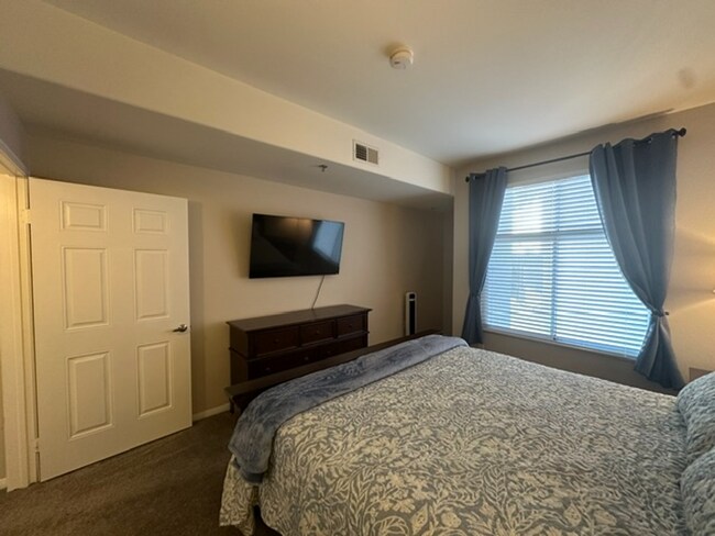 Building Photo - Downtown Fully Furnished 1BR Condo Near Balboa Park with Utilities Included & Parking