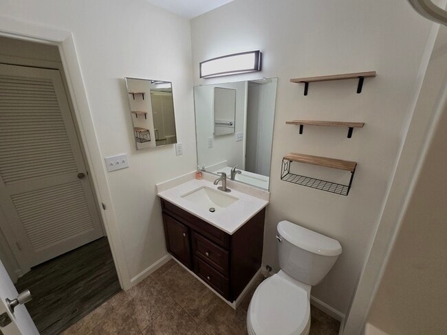 Building Photo - Charming 3BD/3BA Home with Modern Upgrades