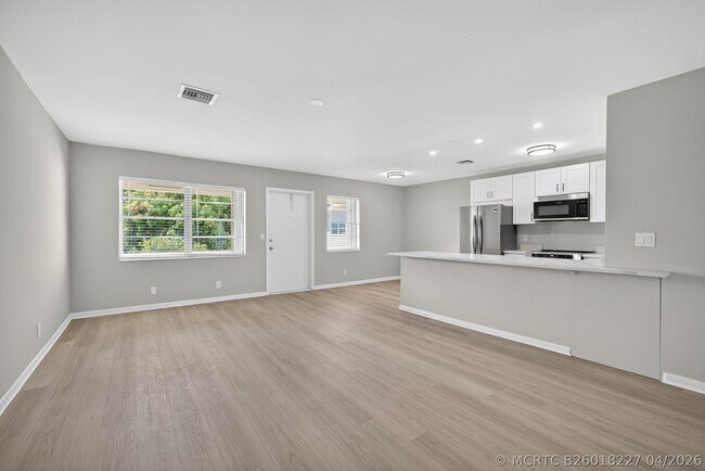 Building Photo - 42 Easthampton B