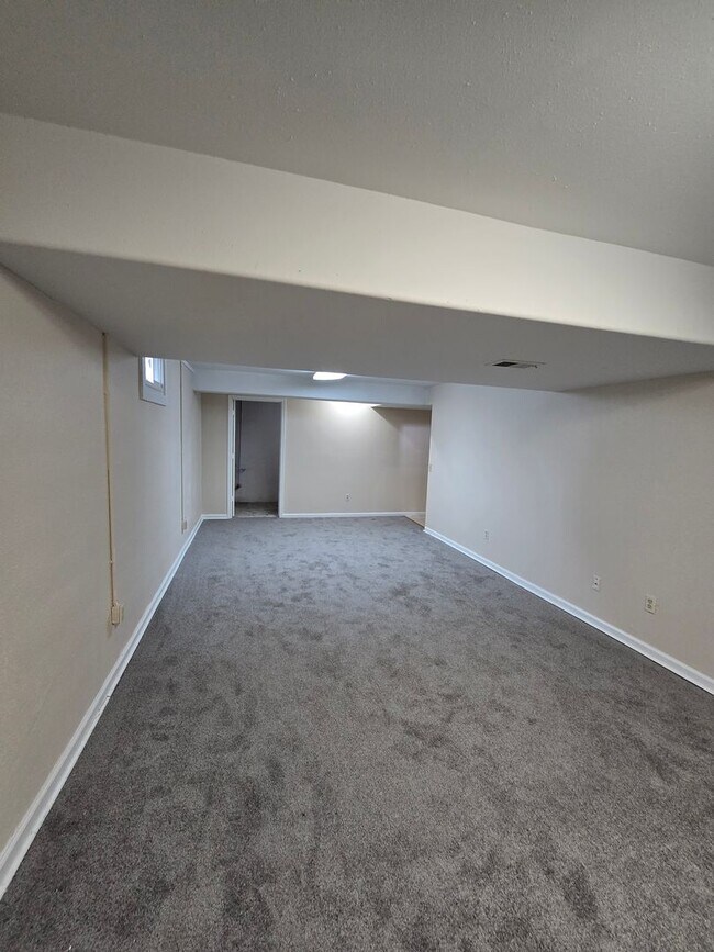 Building Photo - 6642 W 152nd St