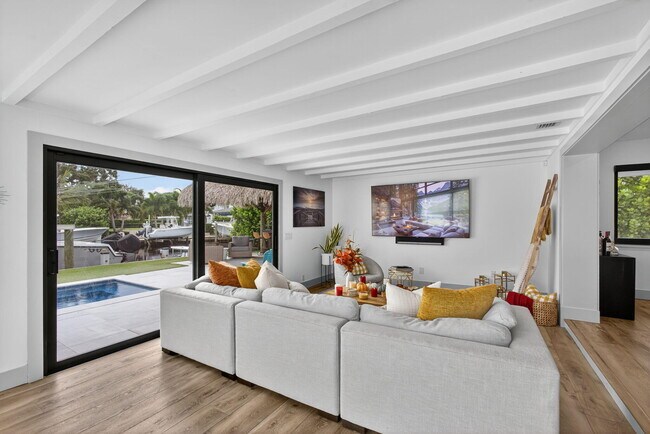 Building Photo - 12 Leeward Cir