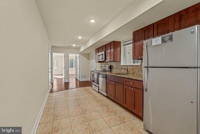 Building Photo - 1724 Master St