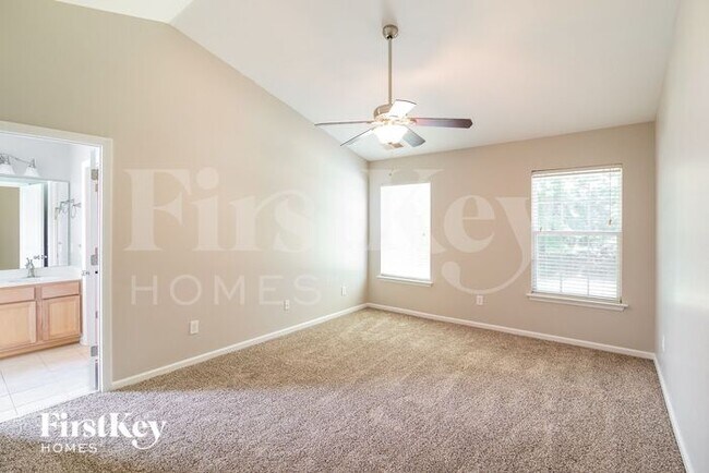 Building Photo - 3388 Middlesboro Ave