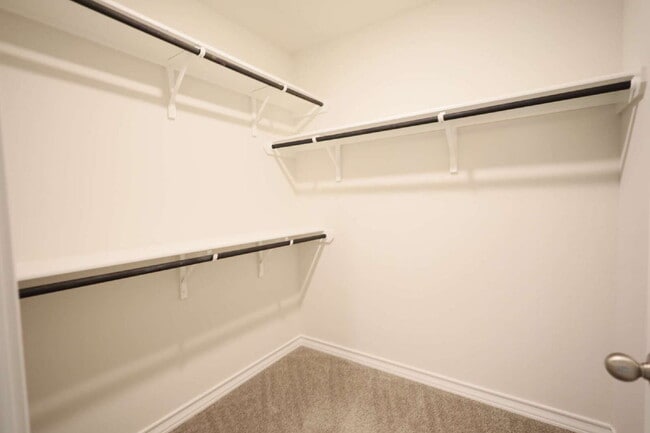 Building Photo - "Charming 4-Bed Sanctuary in San Antonio – 1702 Sq Ft of Comfortable Living!"