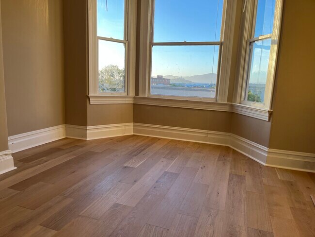 Building Photo - 445 Chestnut St