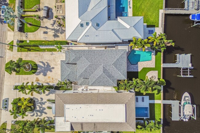 Building Photo - 24 Adalia Ave