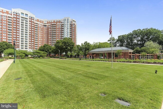 Building Photo - 5809 Nicholson Ln