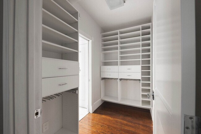 Building Photo - 536 Fleming St