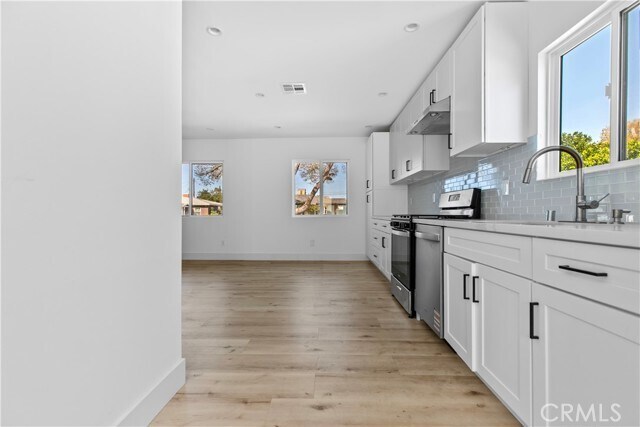 Building Photo - 14448 Pinney St