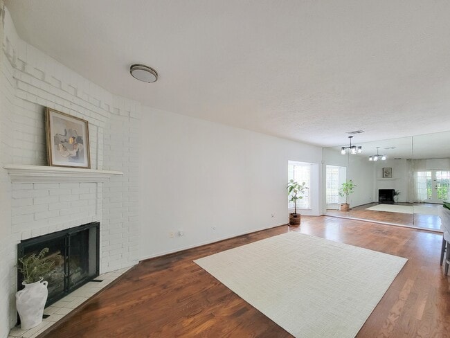 Building Photo - 2220 Bering Dr