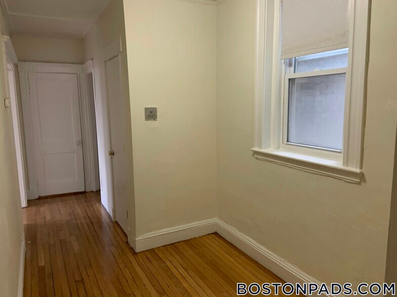 Building Photo - 1175 Boylston St