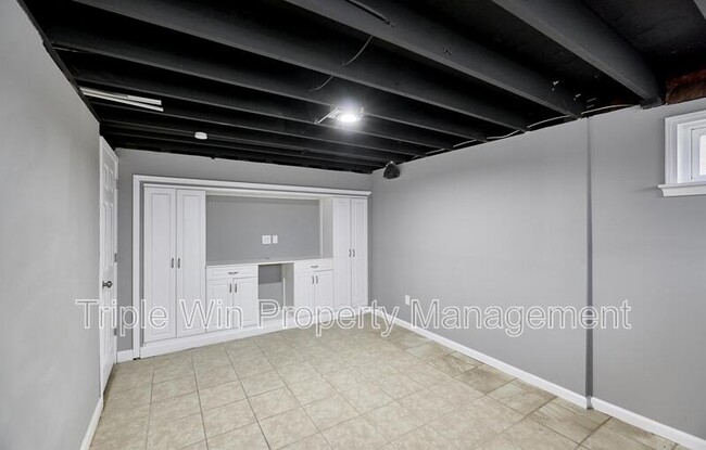 Building Photo - 121 Walnut Hill Dr