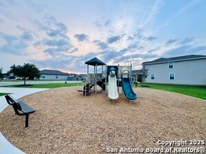 Building Photo - 2557 Windle Ln