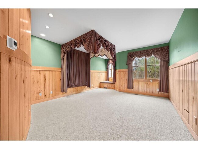 Building Photo - 1560 Bluff Creek Dr