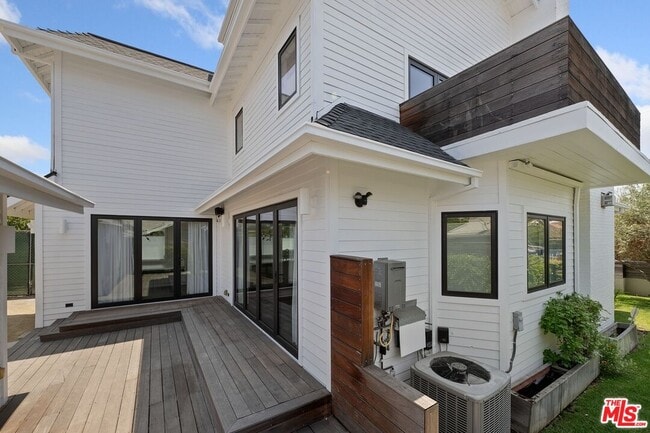 Building Photo - 4525 Melbourne Ave