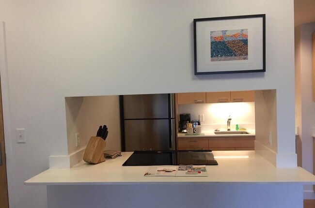 Building Photo - 1081 Boylston St