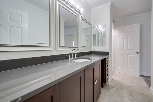 Building Photo - 3268 Via Marin