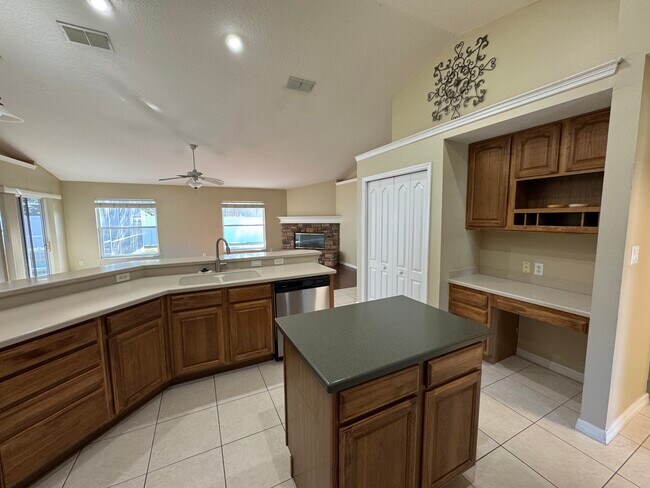 Building Photo - 3130 Westgate Dr