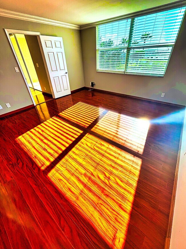 Building Photo - 14623 Bonaire Blvd