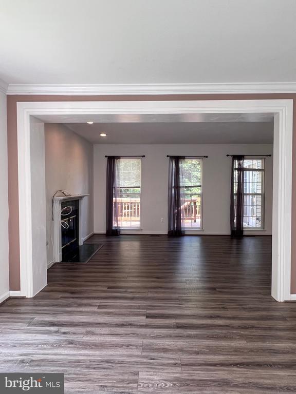 Building Photo - 10 Jolie Ct