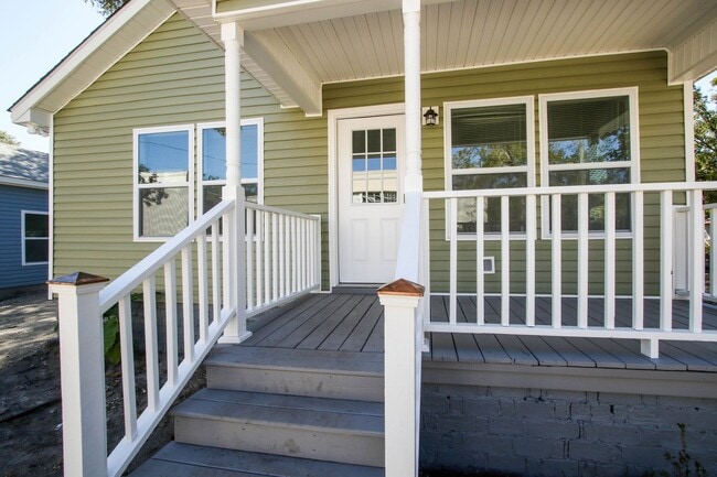 Building Photo - ?Move-In Special: $300 Off First Month if You Move by Feb 28, 2026!