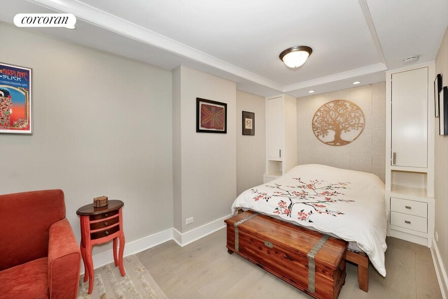 Building Photo - 315 E 72nd St