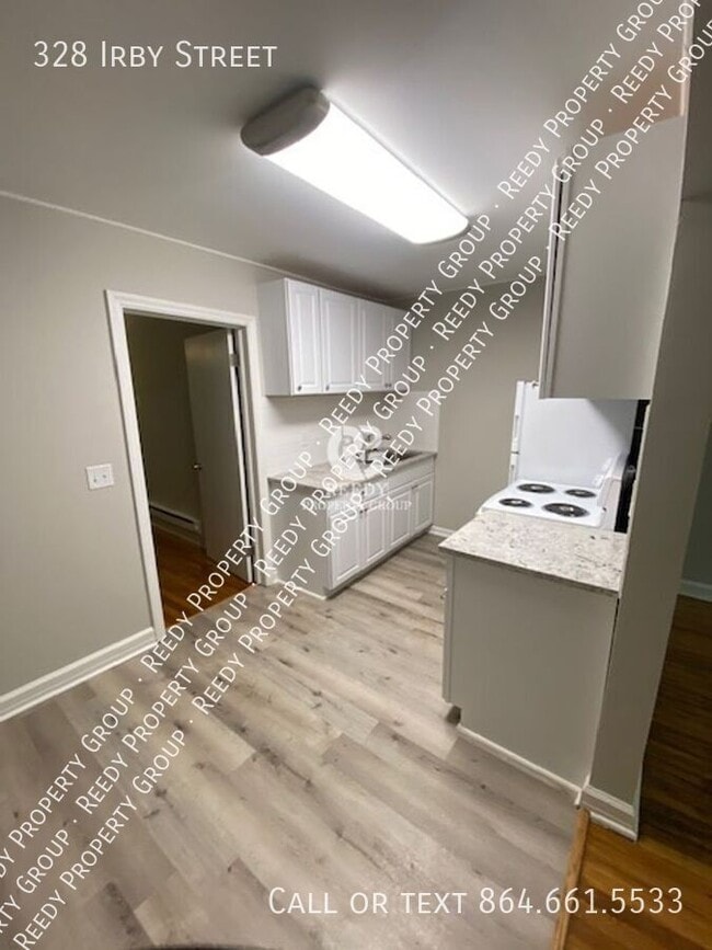 Building Photo - 328 Irby St