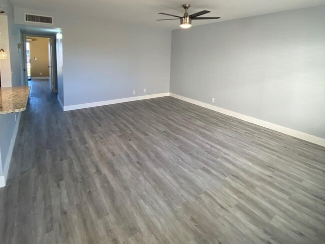 Building Photo - 428 Saxony Way