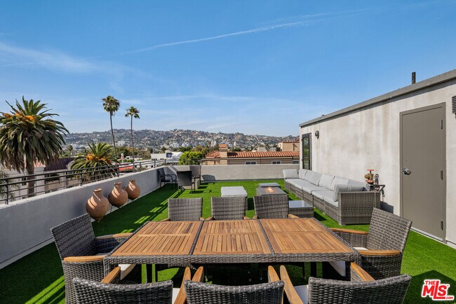 Building Photo - 118 Orlando Ave