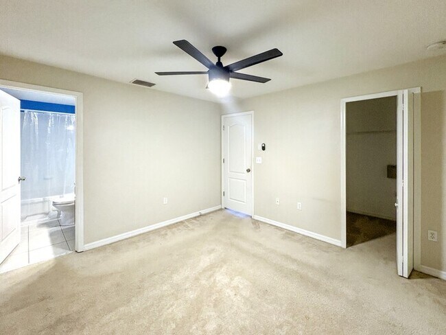 Building Photo - 5406 Fieldstone Dr