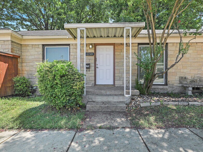 Primary Photo - 6950 Hillcrest Ave