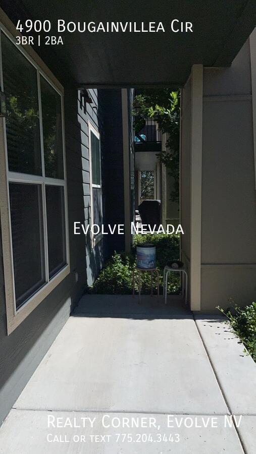 Building Photo - 4900 Bougainvillea Cir